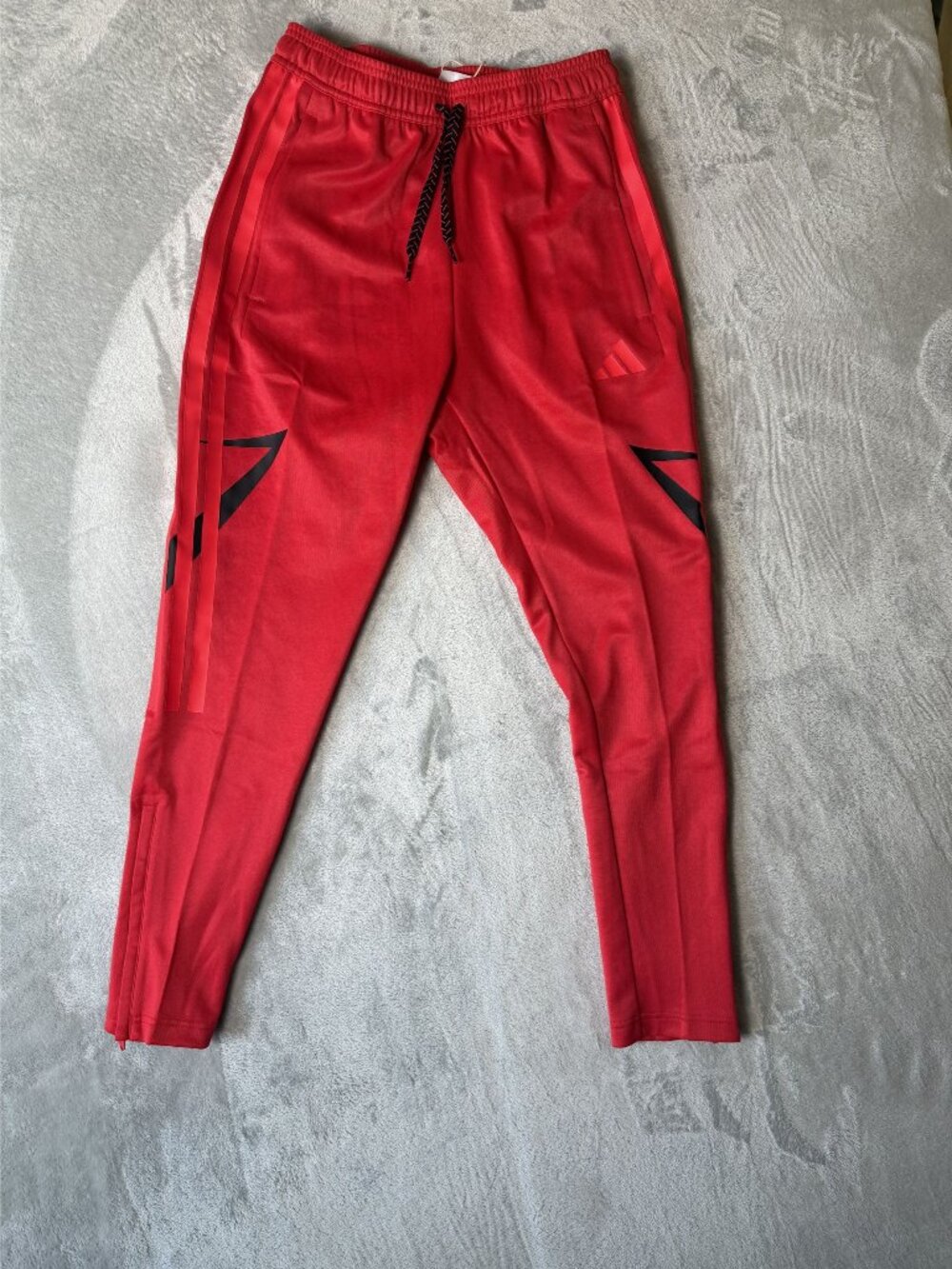 ADIDAS Mens Small Red Tapered Track Pants Athletic Joggers drawstring NEW‎